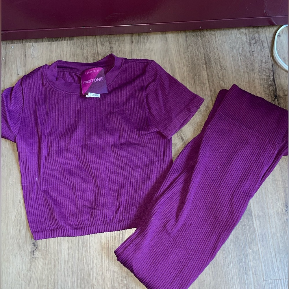 Forever 21 Pantone matching set